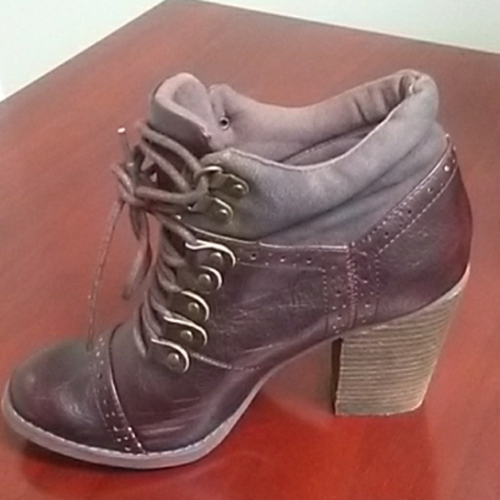 Not Rated Boots - Picture 4 of 8